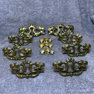 Vintage 11 Piece Brass Dresser Drawer Handles/Pulls